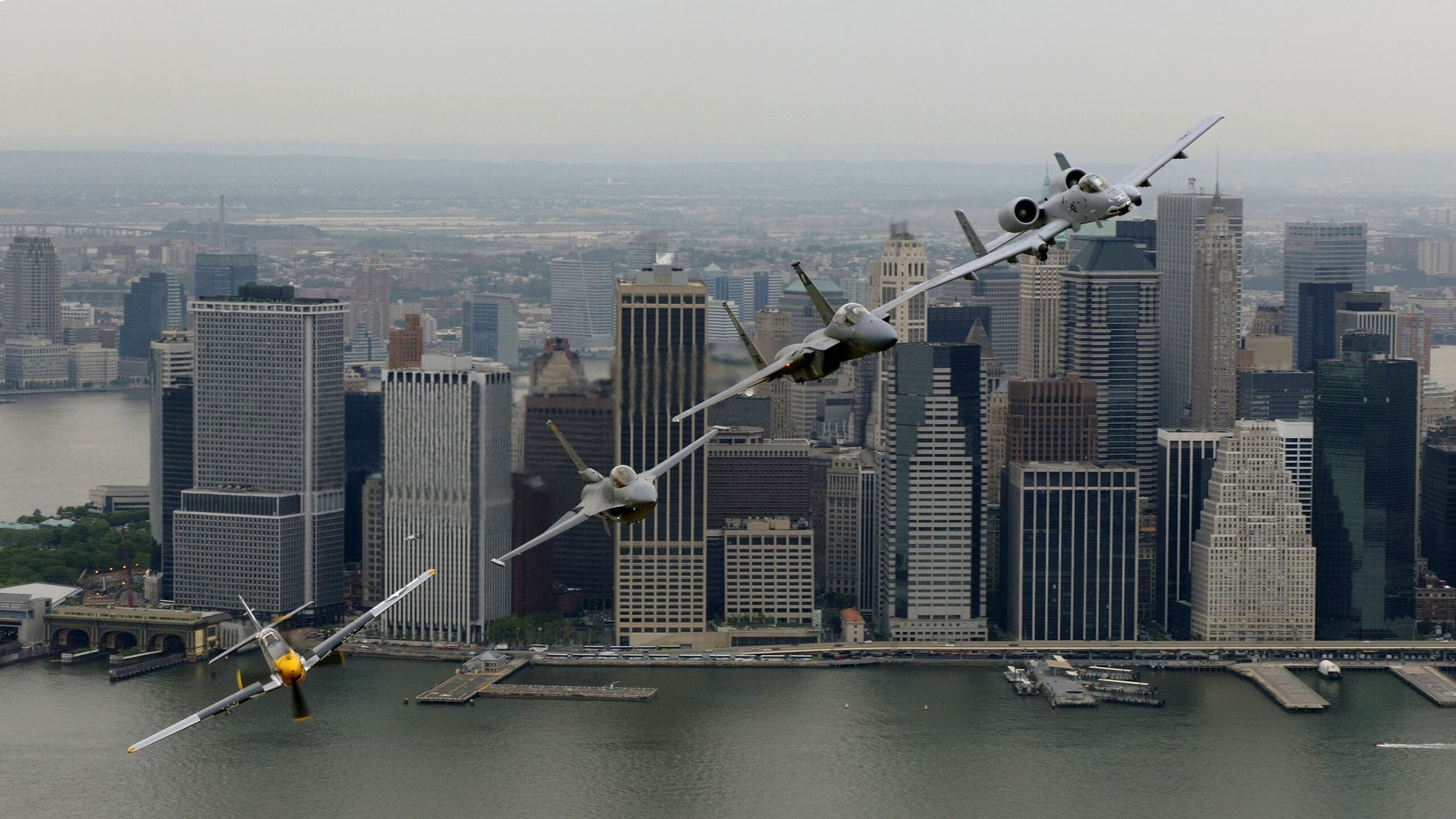 国际热身赛U23国足逆袭 球迷情绪振奋,国足热身赛30万