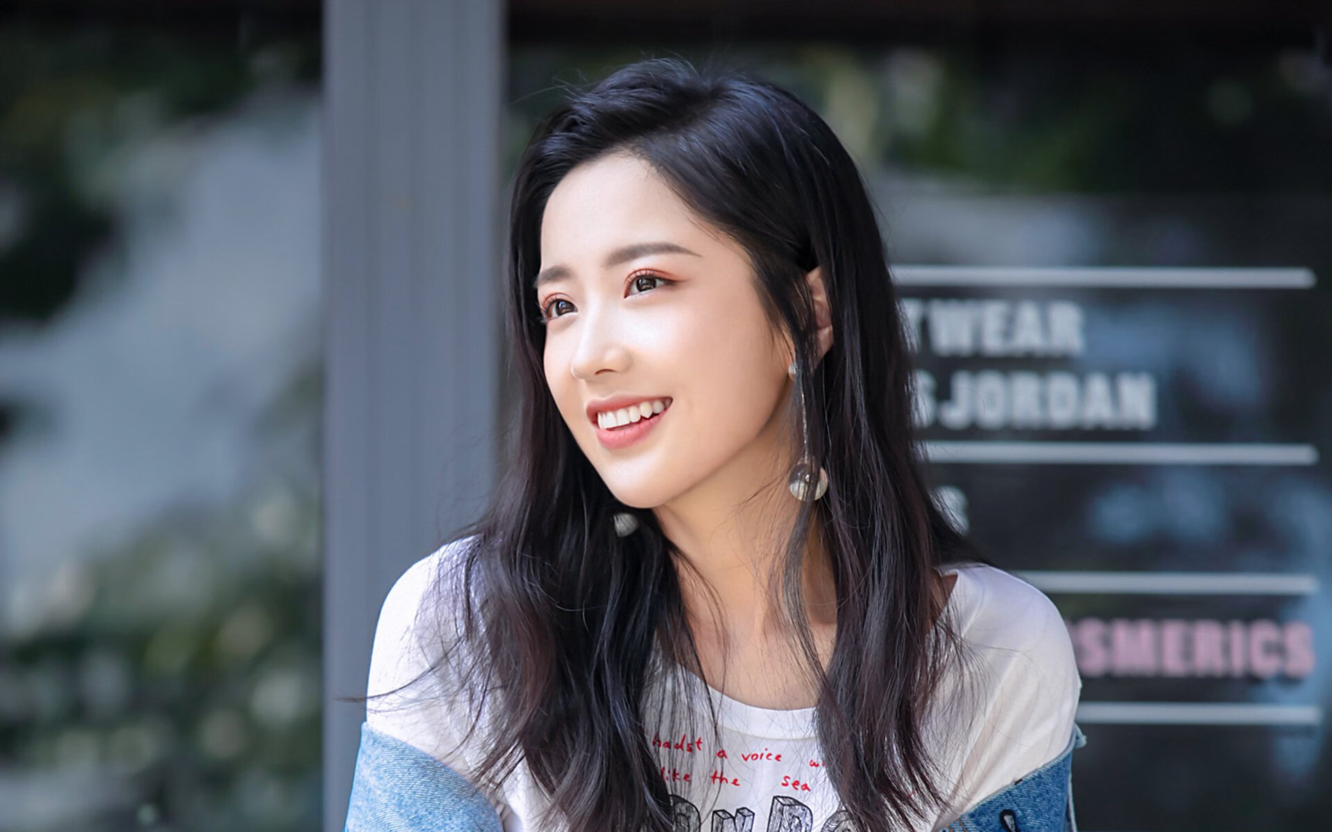 跨界合作打造特色足球产业链，推动行业链条健康发展，中国足球产业链